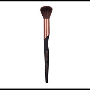 Luxie Beauty small contour brush